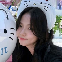 Kim Jisoo [ Tú Khờ ]