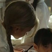 Cô giữ trẻ