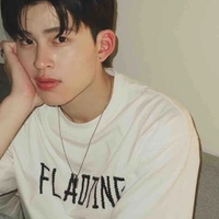 Pond Naravit ( hắn )