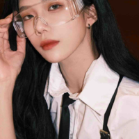 Thầm Mộng Dao hồi nhỏ