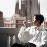 Hoắc Nhạc ( anh hai của cô)