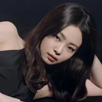 𝐉𝐄𝐍𝐍𝐈𝐄 𝐊𝐈𝐌 [ Unnie]