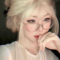 Momy của kha đó >:)