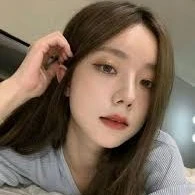 Yến Nhi_bn thân cô