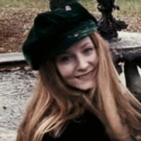 phu nhân bá tước ( mẹ harry)