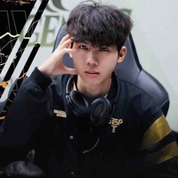 Nguyễn Hữu Đạt/ Phoenix