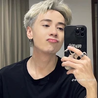 lê quang hùng (lớp trưởng anh duy)