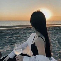 Kiều Phương Thúy (chị họ nam chính )