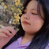 Thùy (lớp trưởng) 