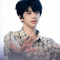 Trương Hàm Thụy_Y