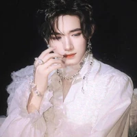 Tống Á Hiên ( chú của anh )