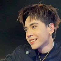 Quang Hùng (phone)