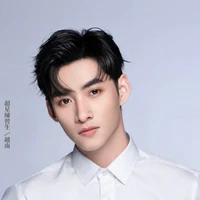hùng Huỳnh