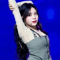 Kim Yewon -Umji (Viviz)