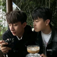 bạn của t/g đu Martin Chí Hiểnn