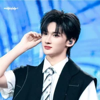 Dư Vũ Hàm*cậu ta*