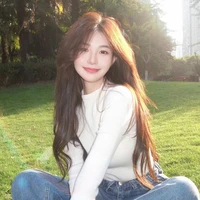 Hoàng Thùy Dương / Dallin Melanie