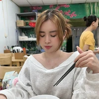 Huyền Trang (six)