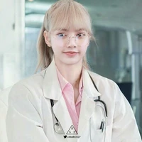 Lalisa "Chị"