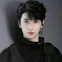 Nghiêm Hạo Tường ( chủ quán)