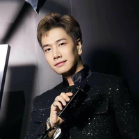 Hoàng Kim Long - Lou Hoàng