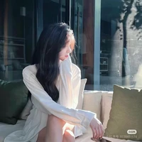 Nguyễn Cẩm Vi/Angeletta Bernard