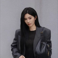 Vương Dịch-W