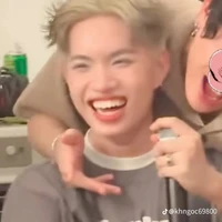 Bé kiềuu