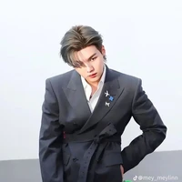 Yoongi  ( gả )