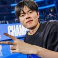 Deft(lớp phó học tập 12a2)