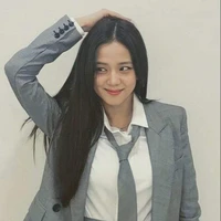 Kim Jisoo ( chị)