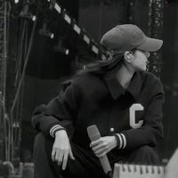 Lalisa Manobanl ( cô)