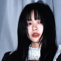 Trần Thiên Vy( mẹ Quang Hùng)