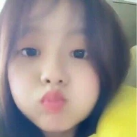 Kim Jisoo [ chị ]