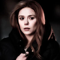 Wanda Maximoff ( Scarlet Witch )