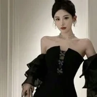 Lệ Hoa ( mẹ em  )