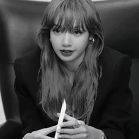 Lalisa Manobal (cô)