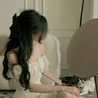 CHÂU MINH NGUYỆT NHI ( LINNIA / henia)