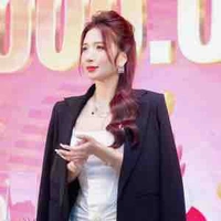 Nguyễn Yến(mẹ ae M và NA)