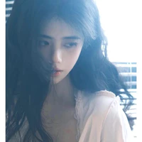 Hoàng Quỳnh Chi - Asine