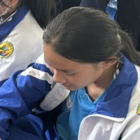 Huyền trân ( chị đại)