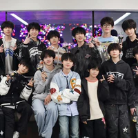 tf gia tộc f4