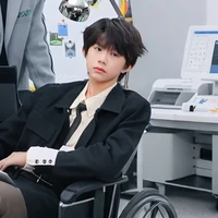 Trần Dịch Hằng ( cậu )