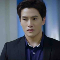 Kom/Thapanawat Kaewbumrung