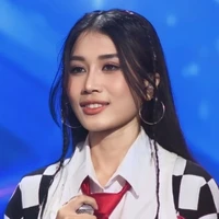 Uyển My