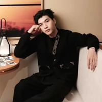 Trần Minh Hiếu - HIEUTHUHAI • 99