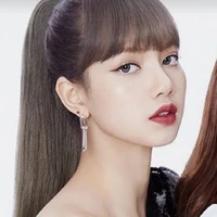 lalisa manoban ( chị)