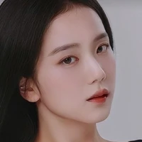 kim jisoo ( chị)