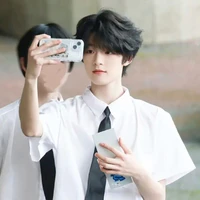 uông Tuấn Hy