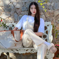 View(chị)